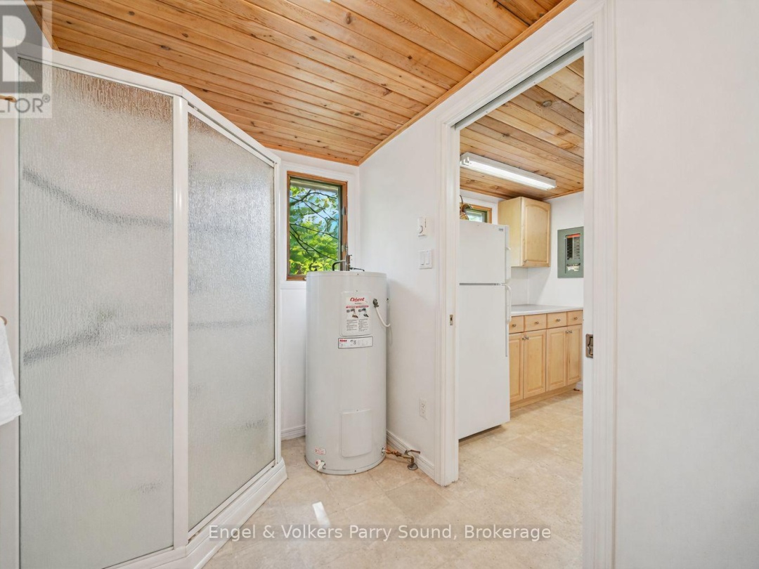 53 BIRDWOOD LANE, Harris Lake