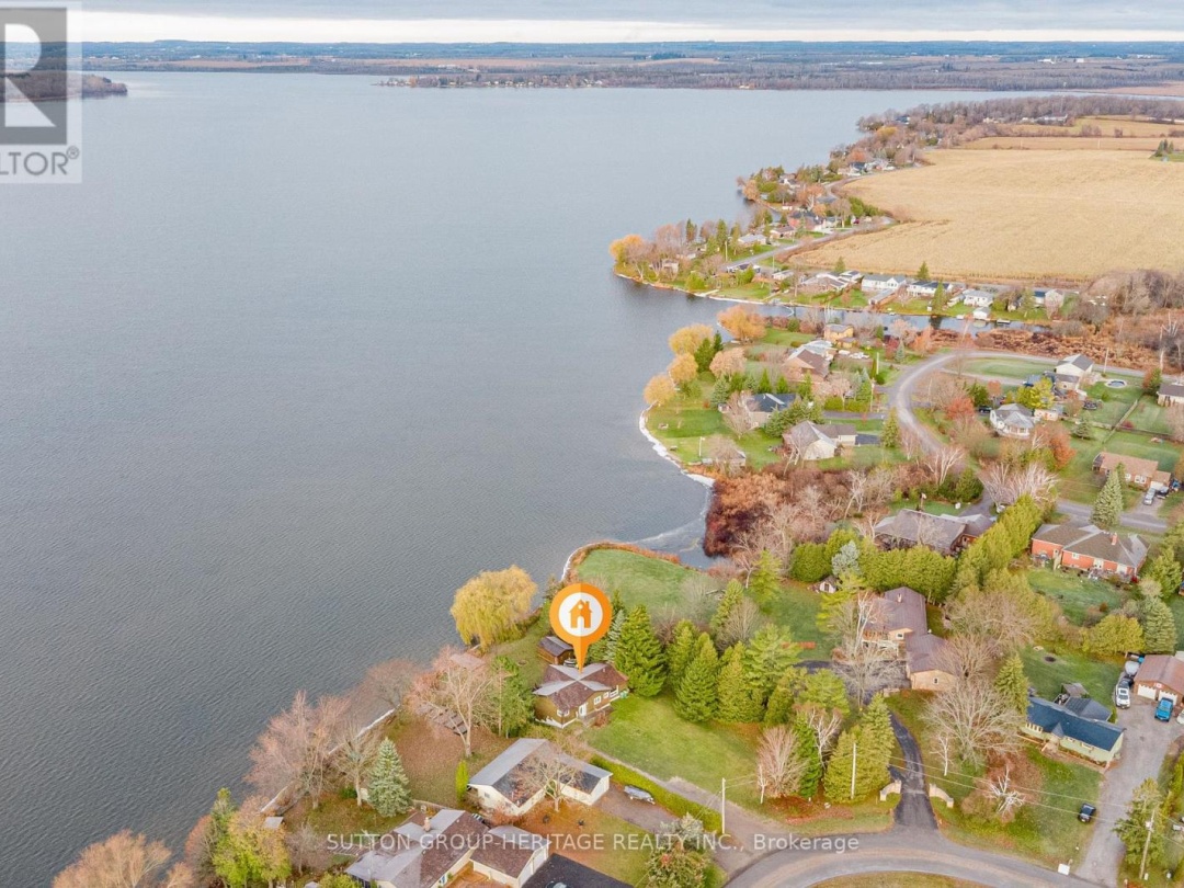 24 PLEASANT VIEW CRESCENT, 