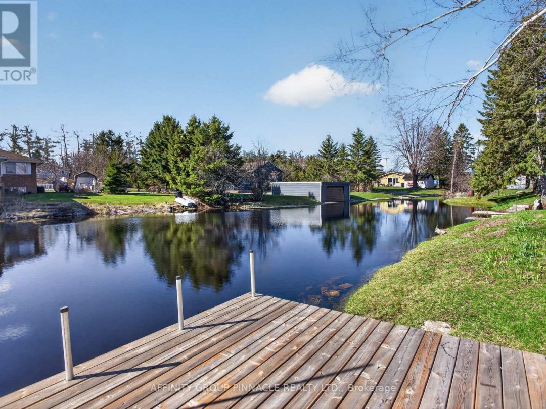 12 NORTH BAYOU ROAD, Sturgeon Lake