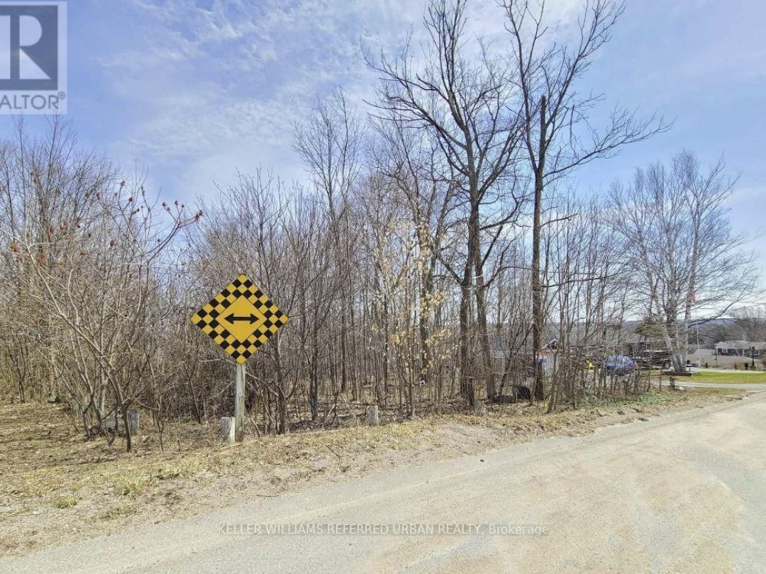 555 Barnes Avenue, Tay (Port McNicoll)