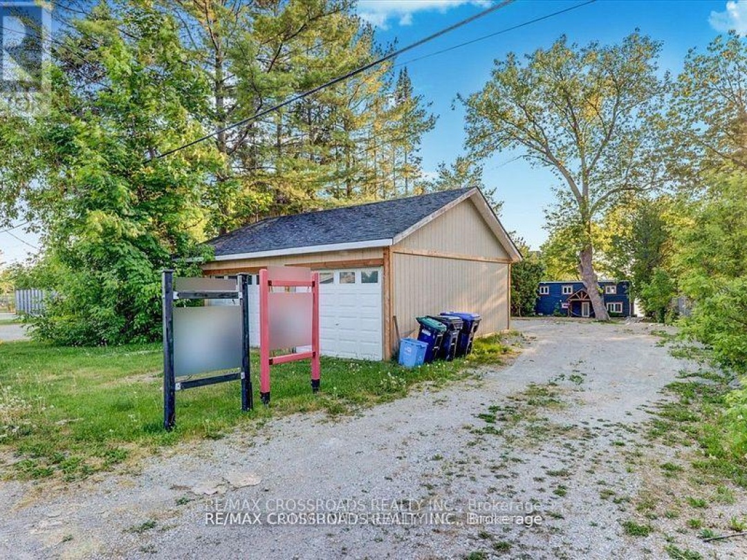 5794 VICTORIA PARK ROAD, 