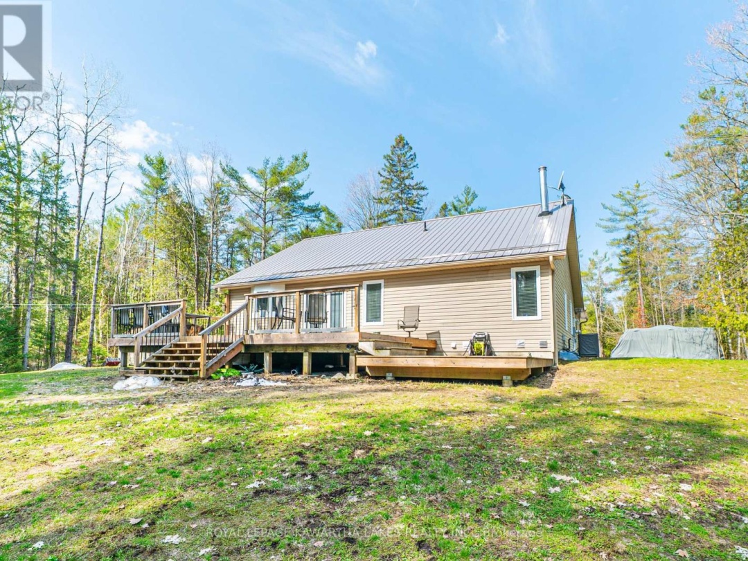 914 COUNTY RD 49, Trent Lakes