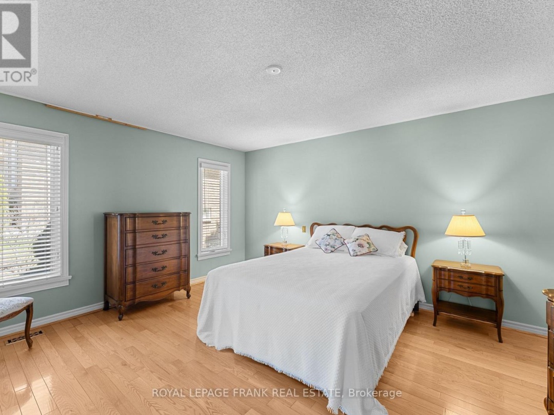2 HILLVIEW DRIVE, Kawartha Lakes (Bobcaygeon)