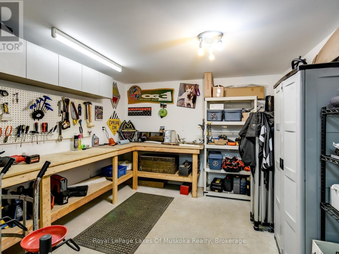 230 ECCLESTONE DRIVE, Bracebridge (Macaulay)