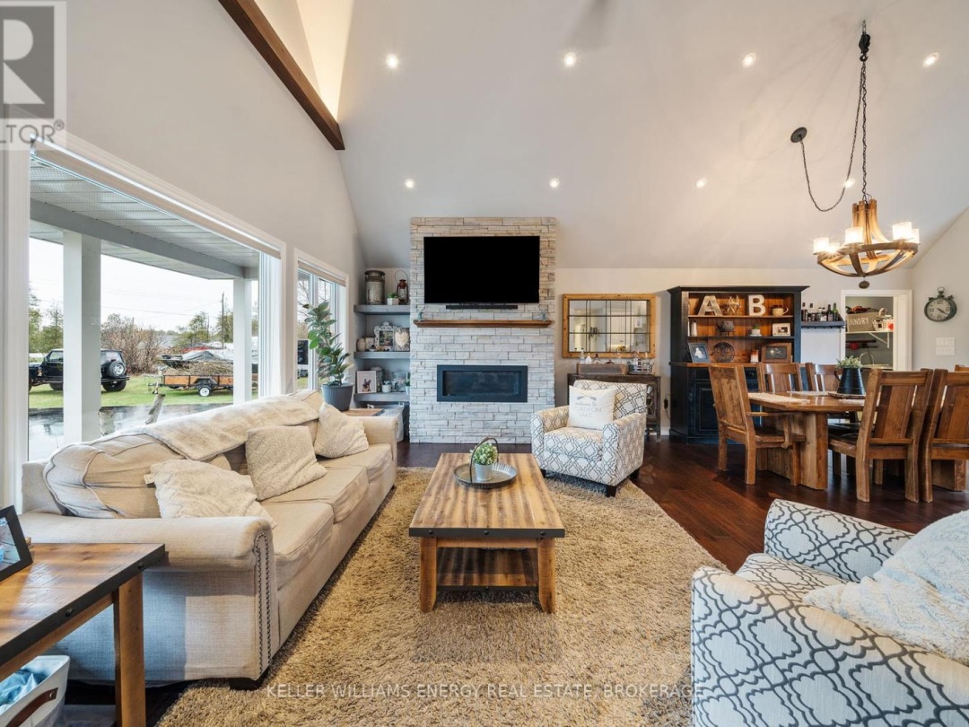 20 Lagoon Drive, Kawartha Lakes (Fenelon Falls)