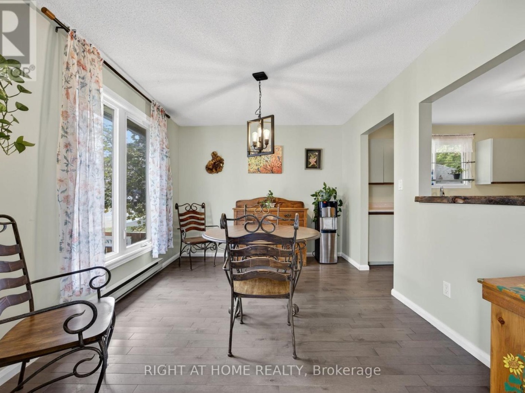 112 BORLAND STREET E, 