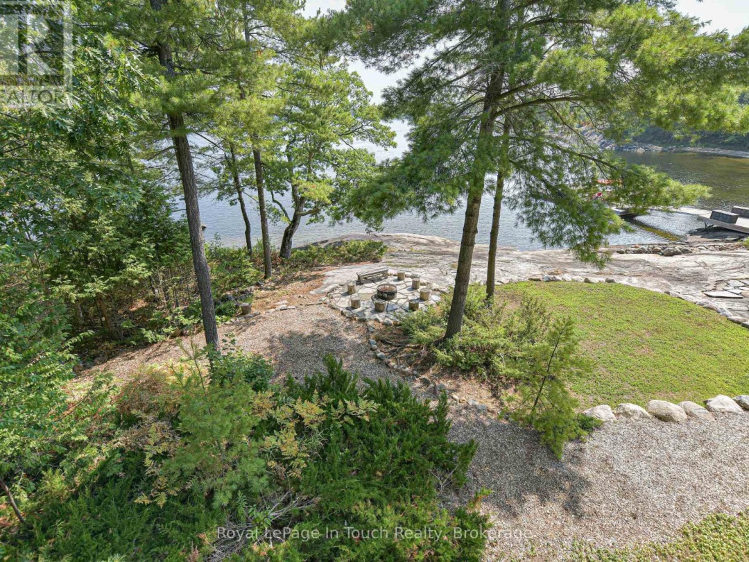4 IS 2075 ARTHUR ISLAND, GEORGIAN BAY, 