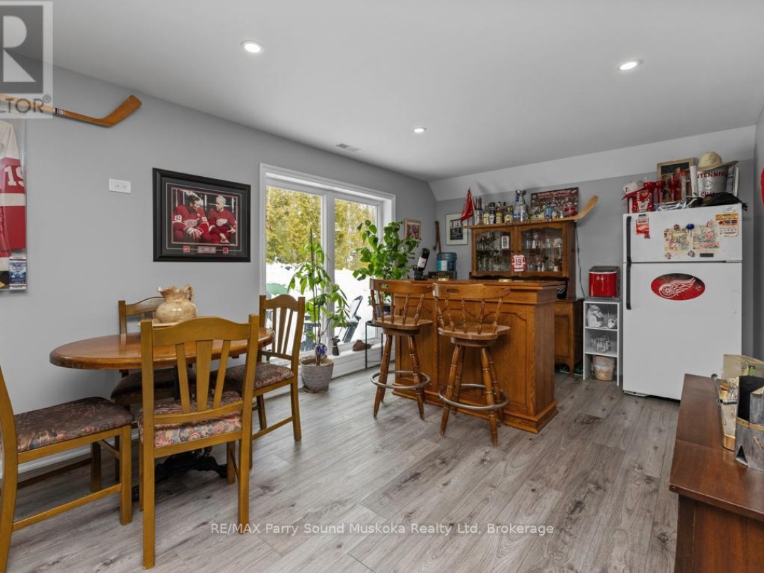 52 Meadows Avenue, Tay