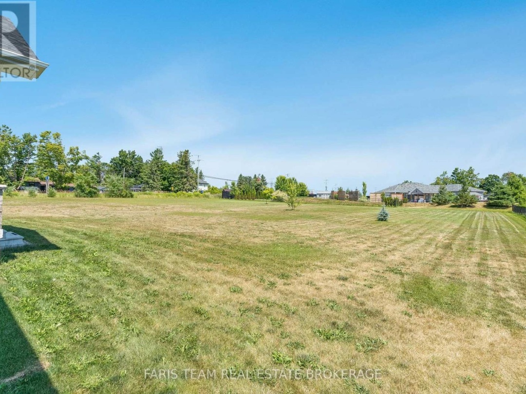 5 BREANNA BOULEVARD, 