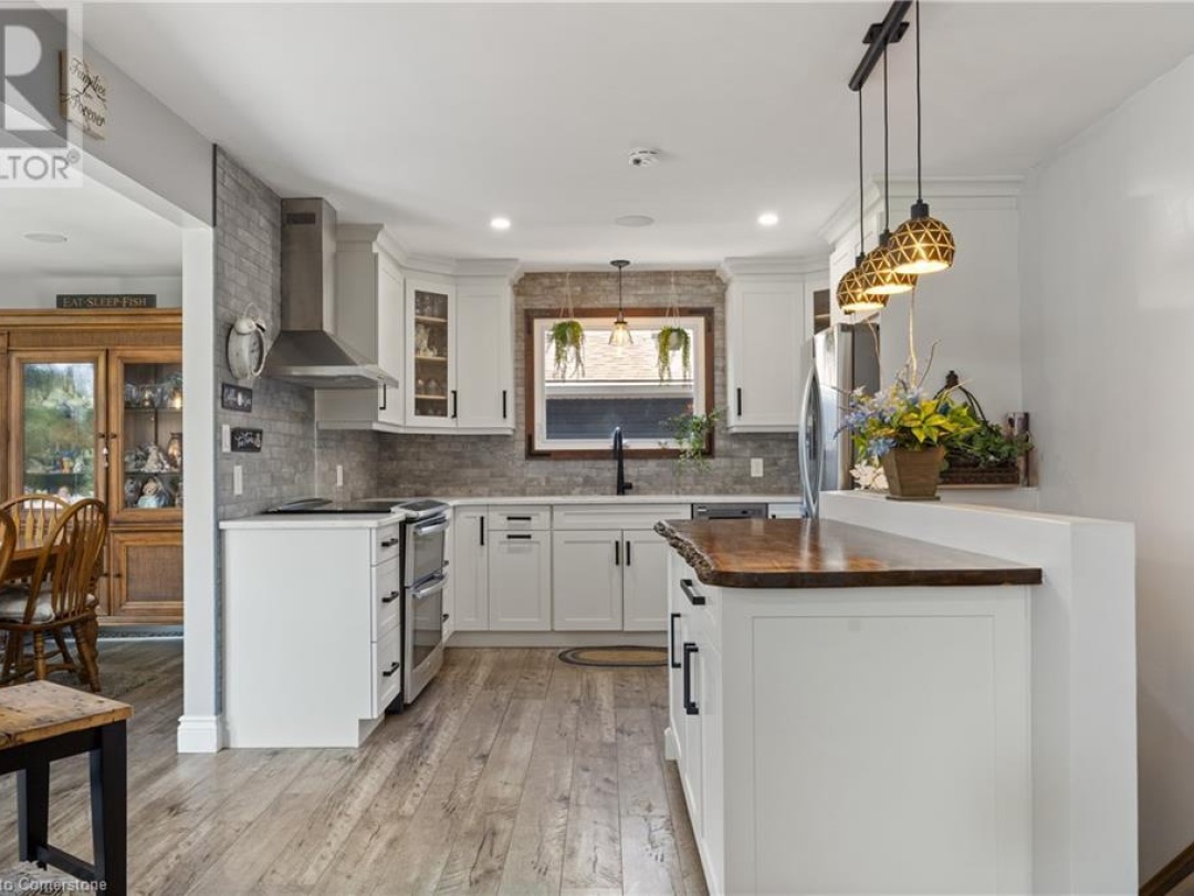 33 GRAHAM Drive, 