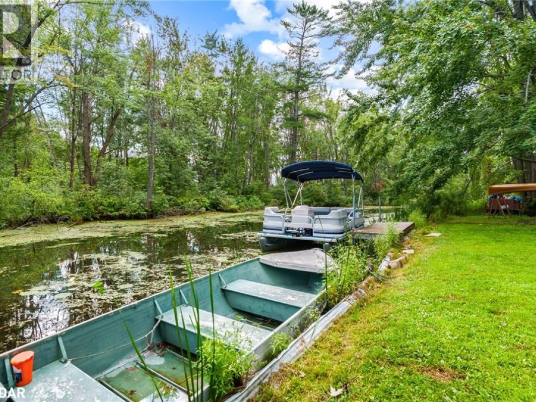 2656 WESTSHORE Crescent, 