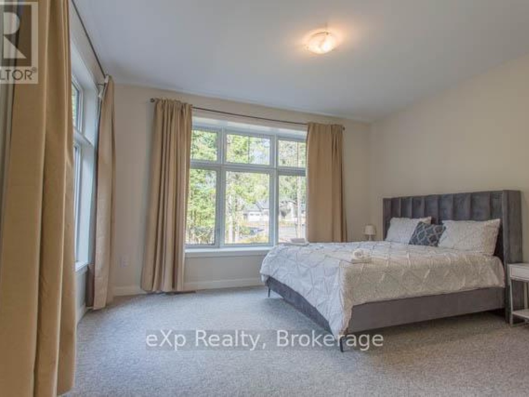 40 - 1052 GREENSVIEW DRIVE, 
