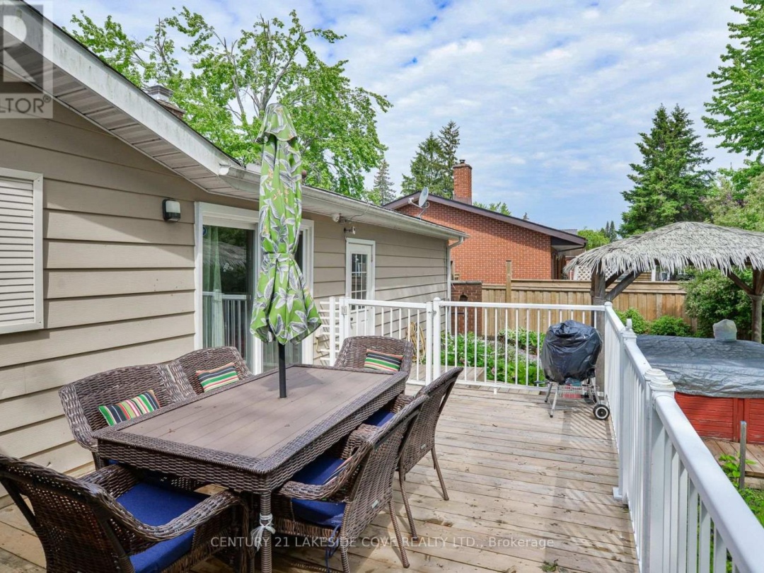 9 PINETREE COURT, 