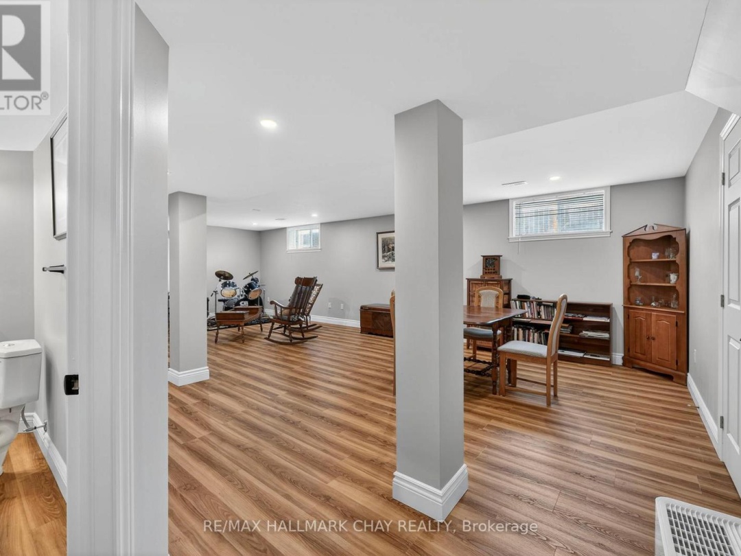 16 SHEPPARD DRIVE, Tay (Victoria Harbour)