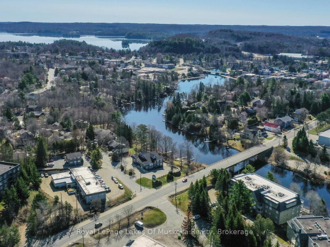 207 - 31 DAIRY LANE, Muskoka River