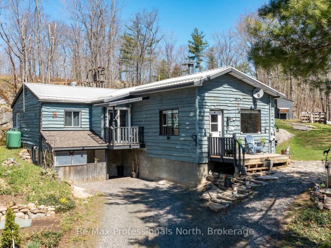 1017 BARLOCHAN ROAD, Muskoka Lakes (Wood (Muskoka Lakes))