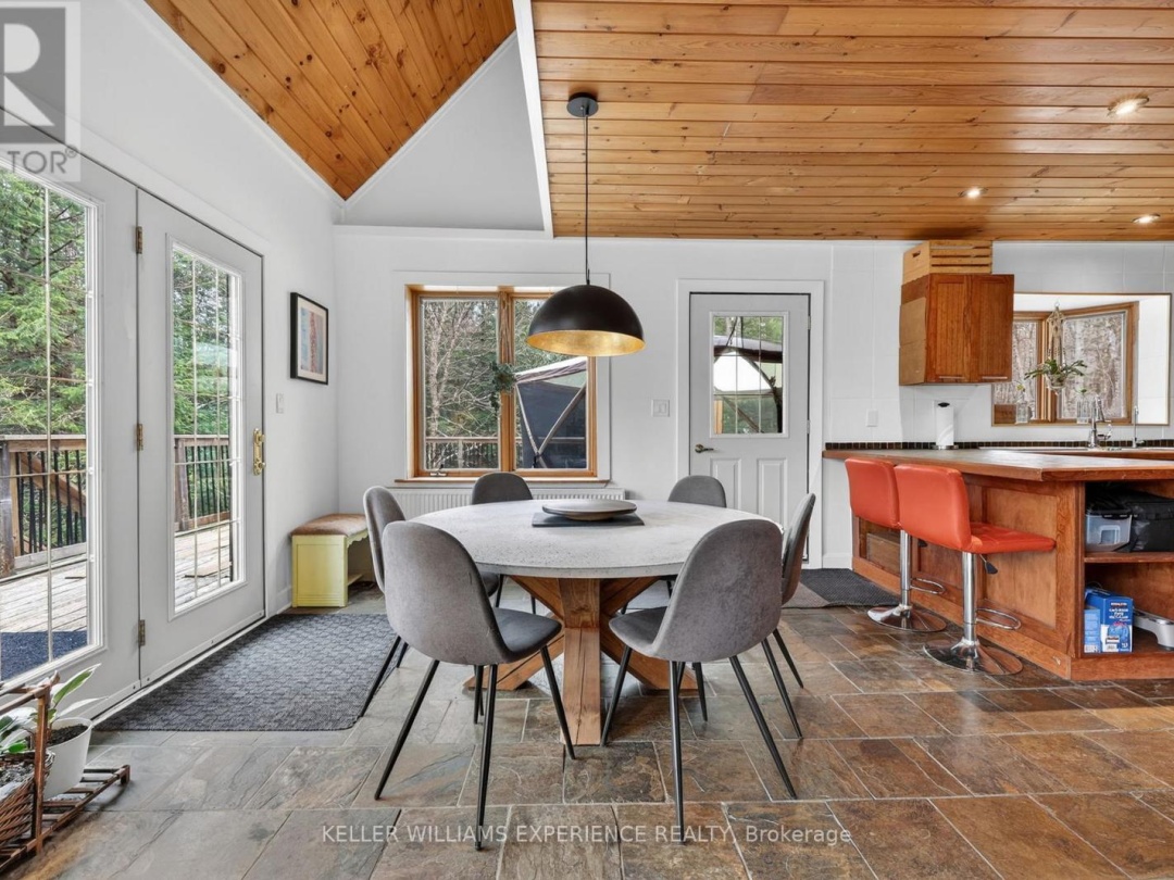 1115 SHERWOOD FOREST ROAD, Muskoka River