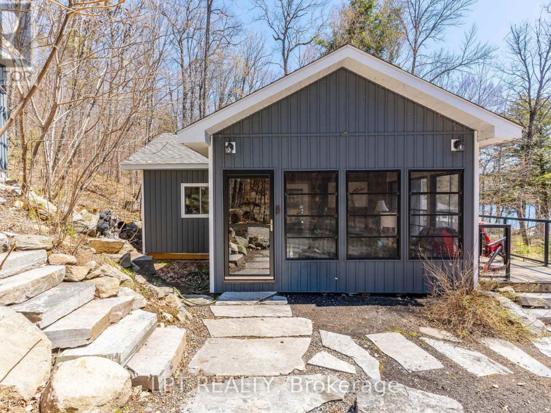 1369 HIPKISS DRIVE, Haliburton Lake