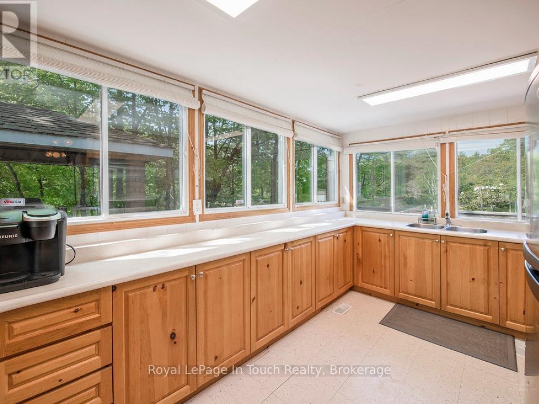 285 CROOKED BAY ROAD, Georgian Bay (Baxter)