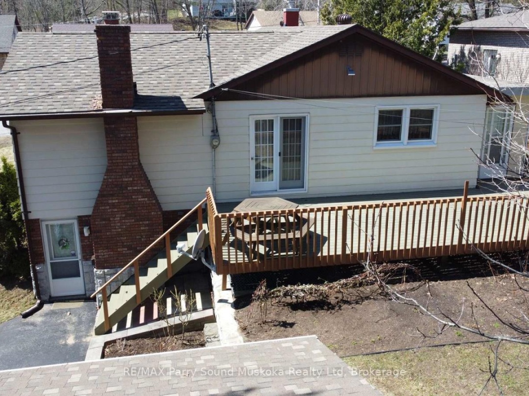 2 LAIRD DRIVE, Parry Sound