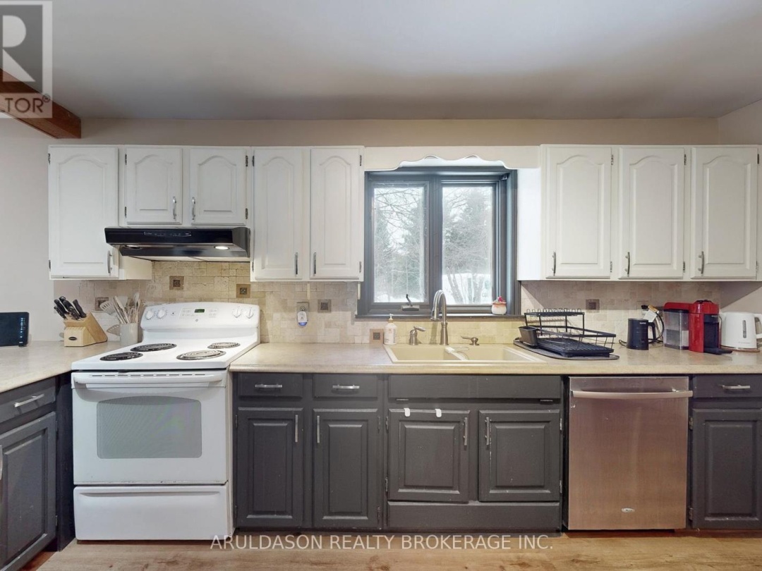 1208 BIRCHCLIFFE CRESCENT, Severn