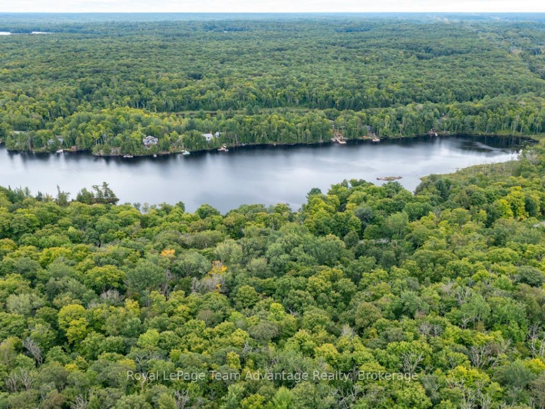 33 PINEWOOD ROAD, McDougall