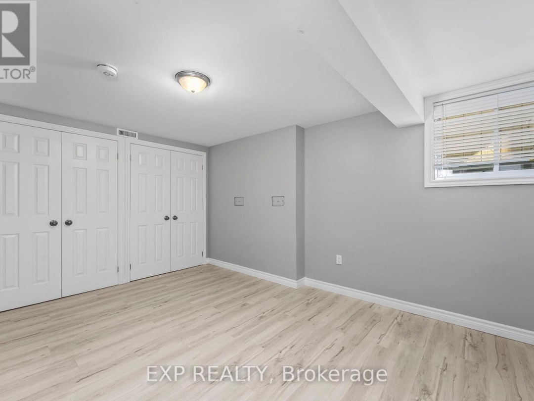 143 WESTMOUNT DRIVE N, 