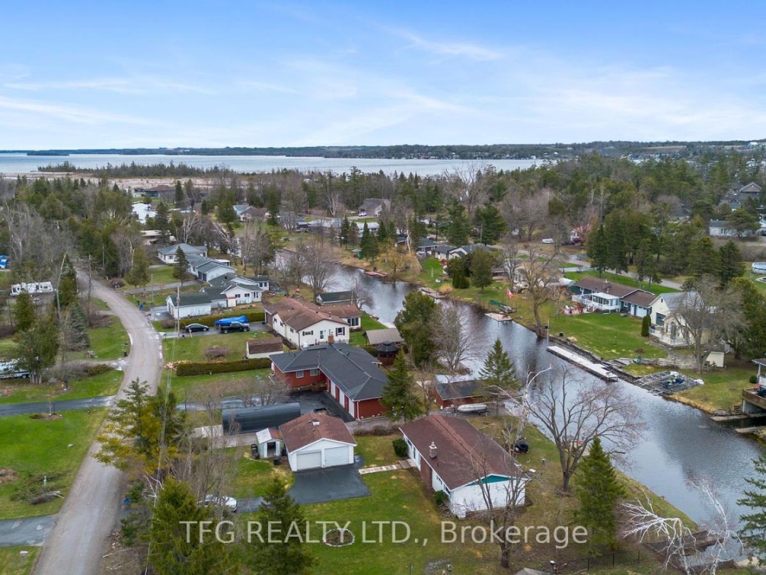 12 NORTH BAYOU ROAD, Sturgeon Lake