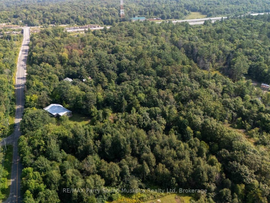 28 BLACK ROAD, Seguin