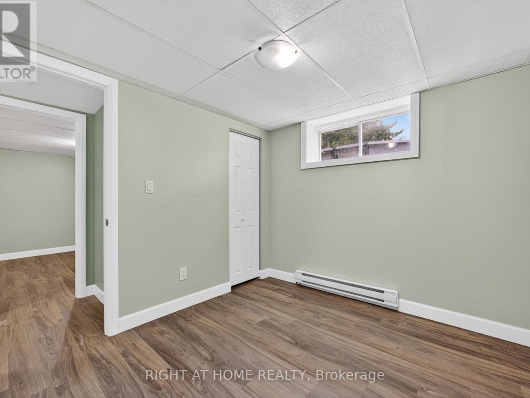 112 BORLAND STREET E, 