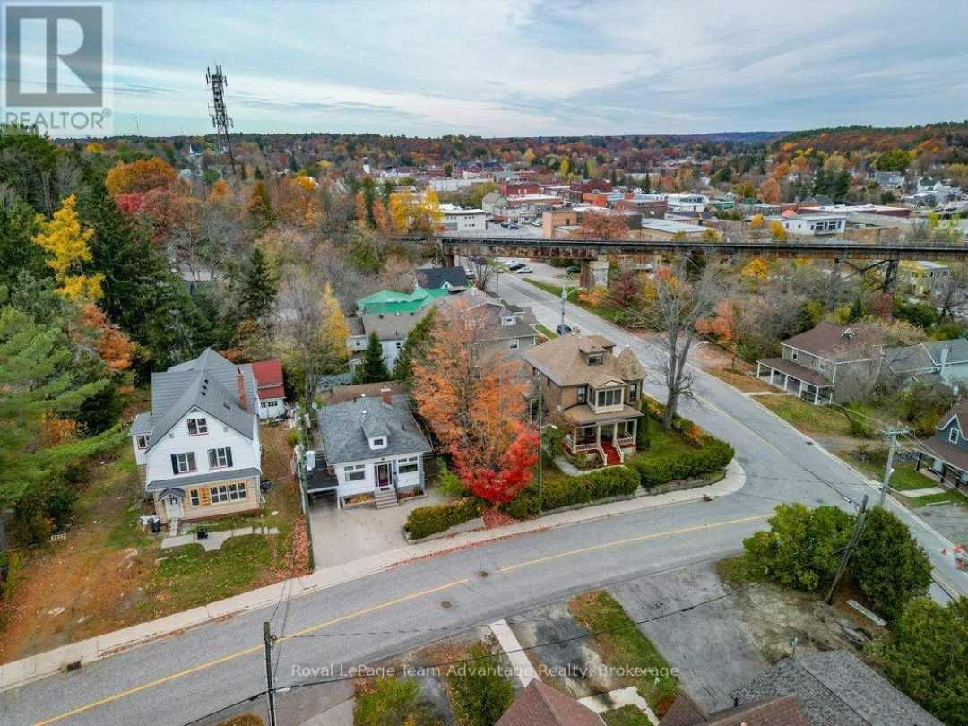 3 BELVEDERE AVENUE, Parry Sound