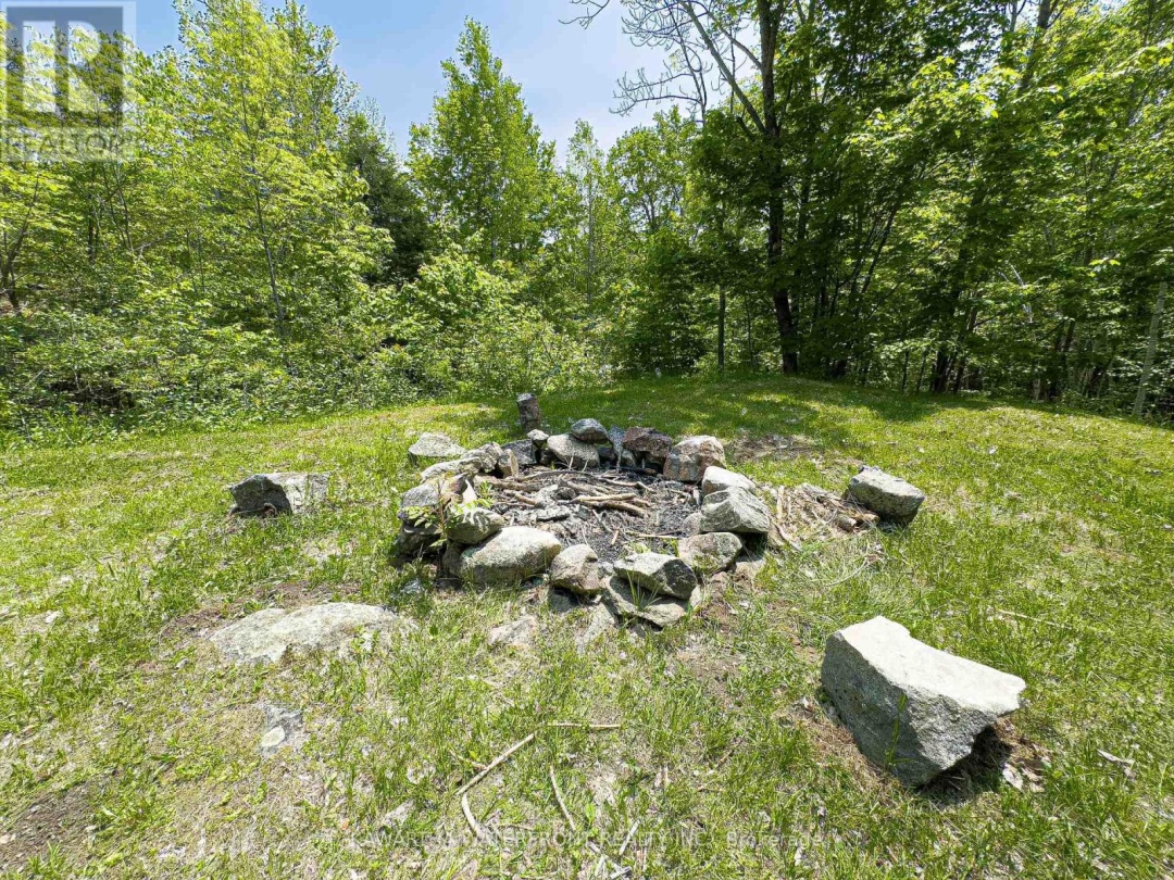 1120 ENGLISH CIRCLE, 