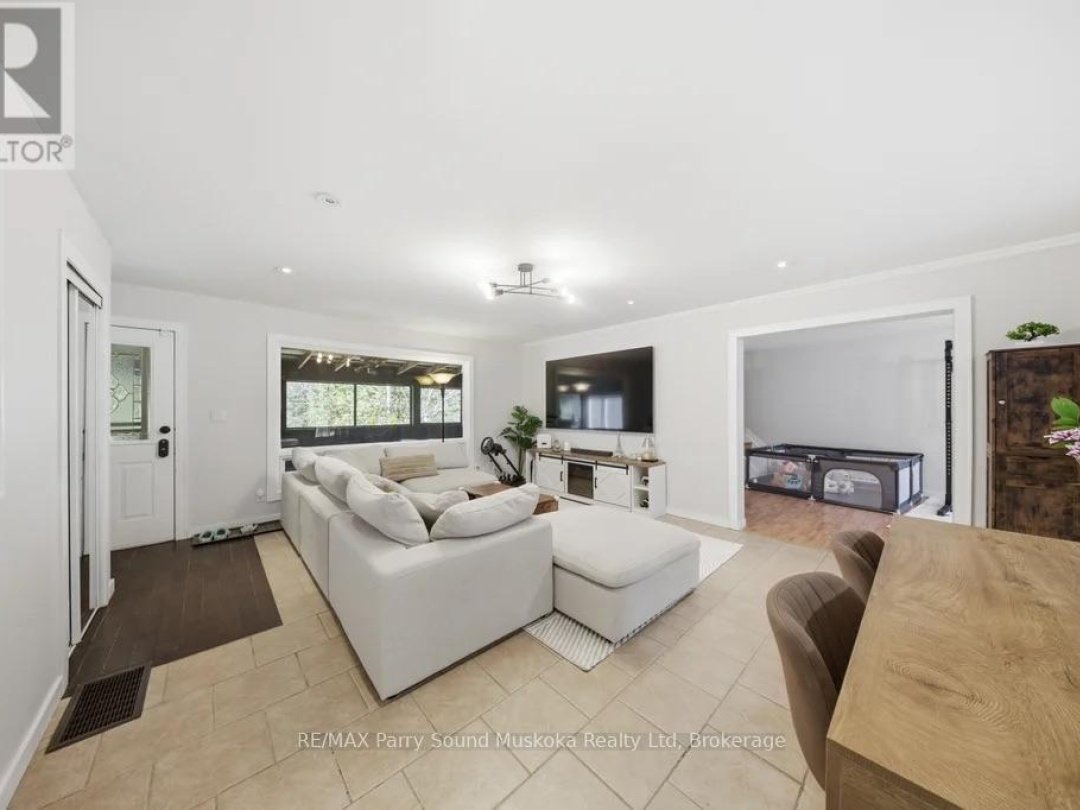 28 BLACK ROAD, Seguin