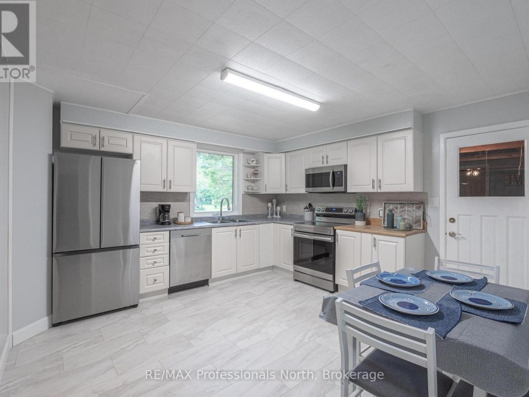 7 STOUFFER STREET, Minden Hills (Minden)