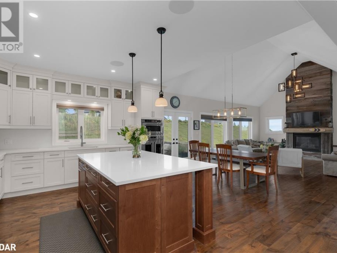 28 THOROUGHBRED Drive, Oro-Medonte