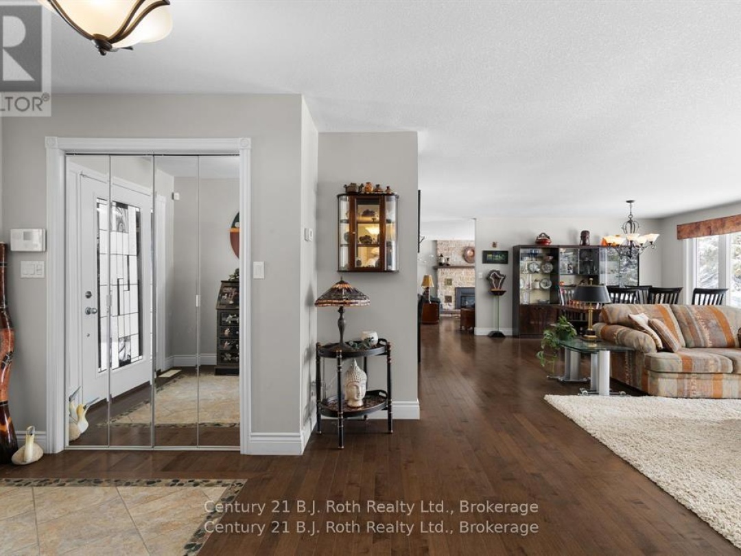 179 BAYSHORE DRIVE, Lake Simcoe