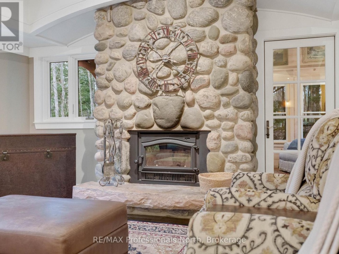 1656 MUSKOKA BEACH ROAD, Bracebridge (Muskoka (N))