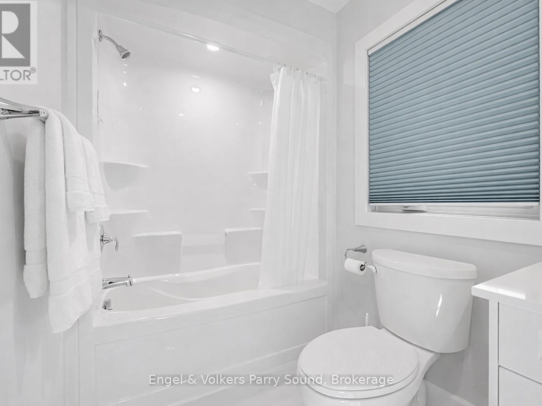 29 QUEEN STREET, Parry Sound
