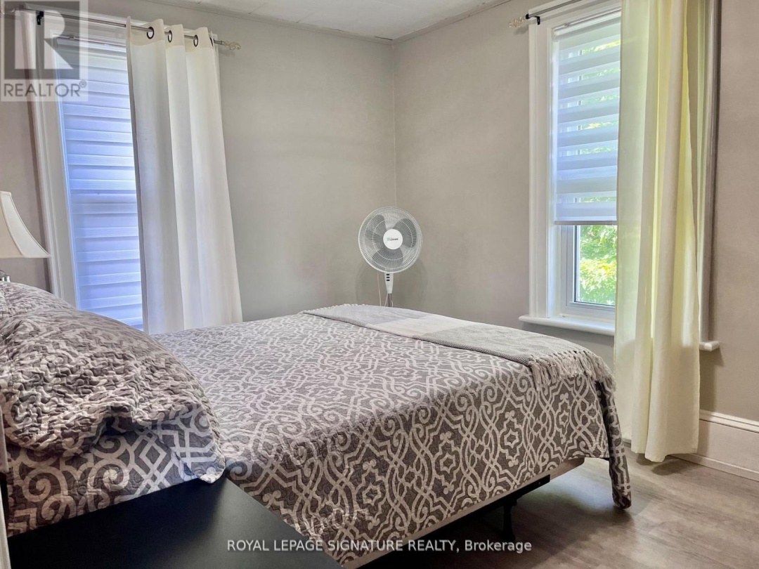 31 BLUE BAY LANE, Cameron Lake