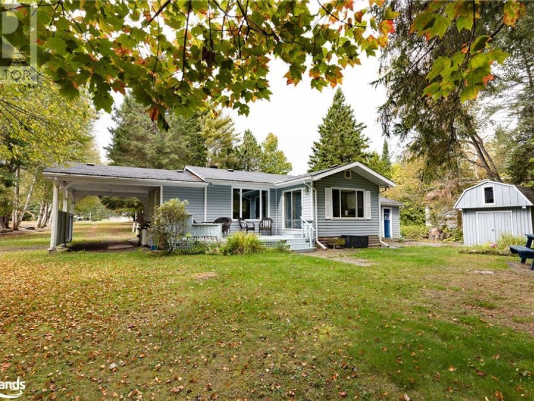 760 Riverlea Road, Muskoka River