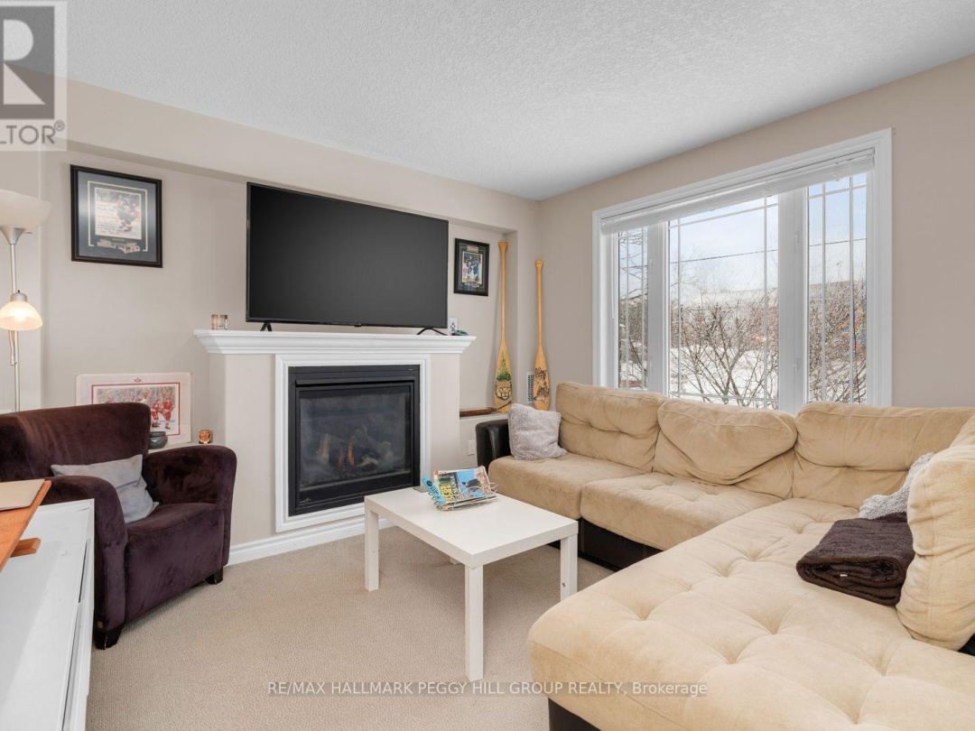 25 BAY STREET, Tay (Victoria Harbour)