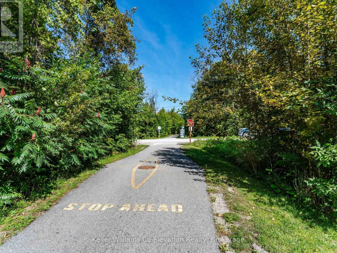 3 CROSSINGVIEW LANE, 