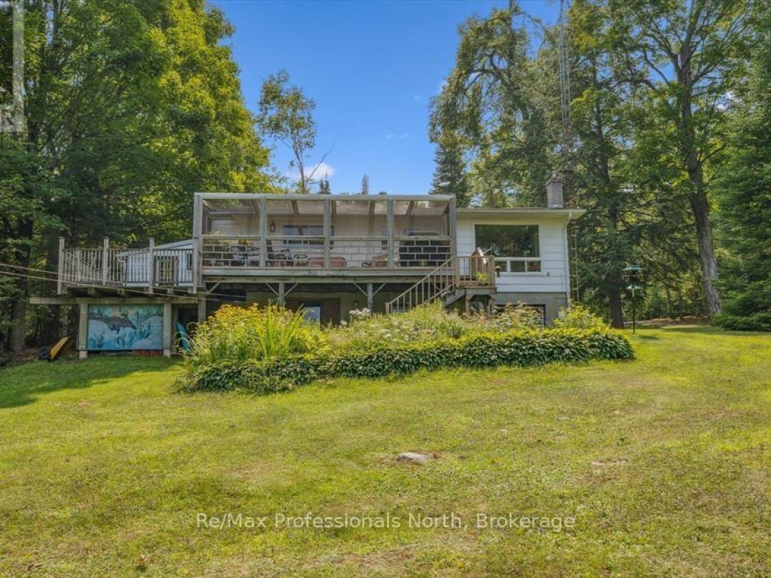 1042 RIVER HAVEN ROAD, Muskoka River