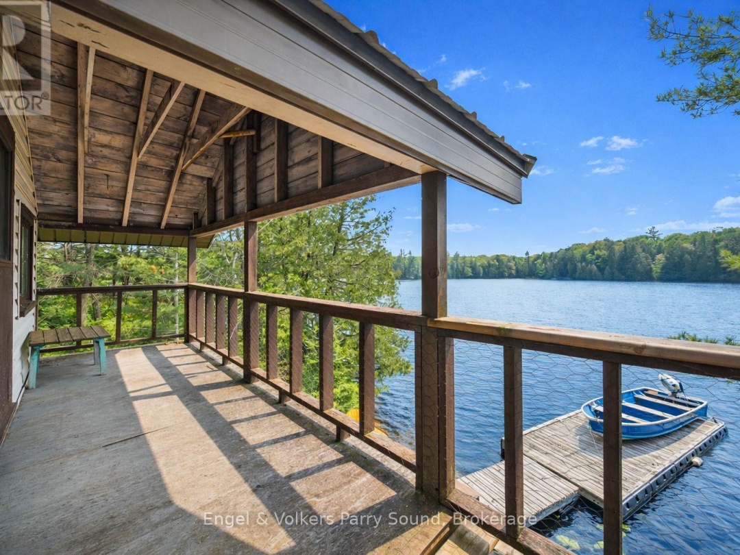 53 BIRDWOOD LANE, Harris Lake