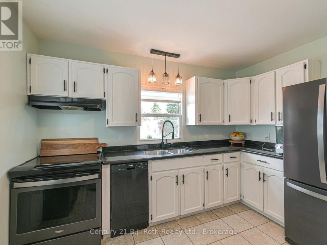 817 EIGHTH AVENUE, Tay (Port McNicoll)