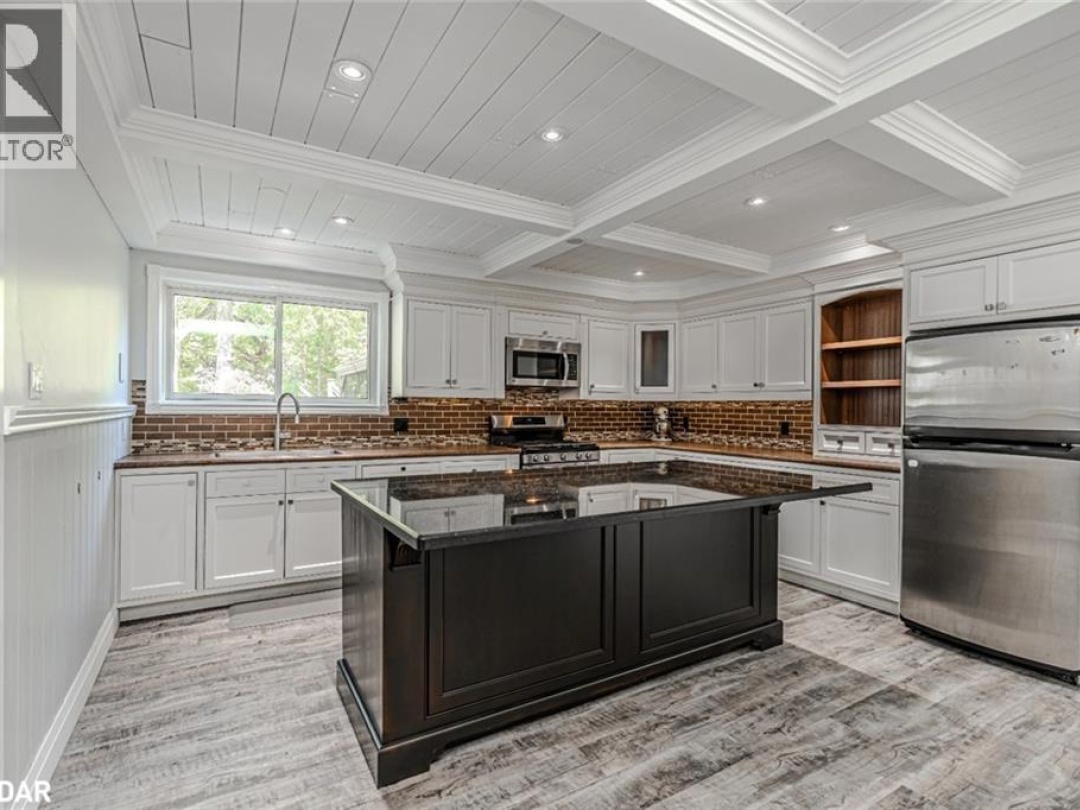106 MUSKY BAY Road, 