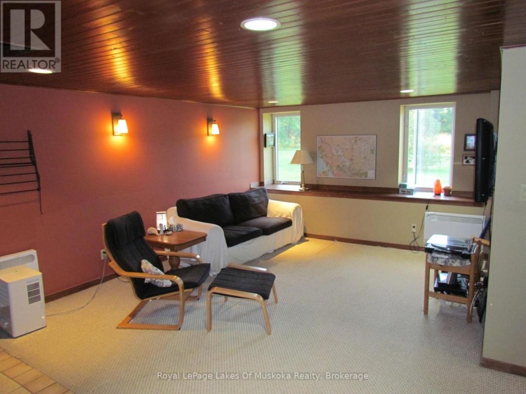 1016 LAYCOX ROAD, 