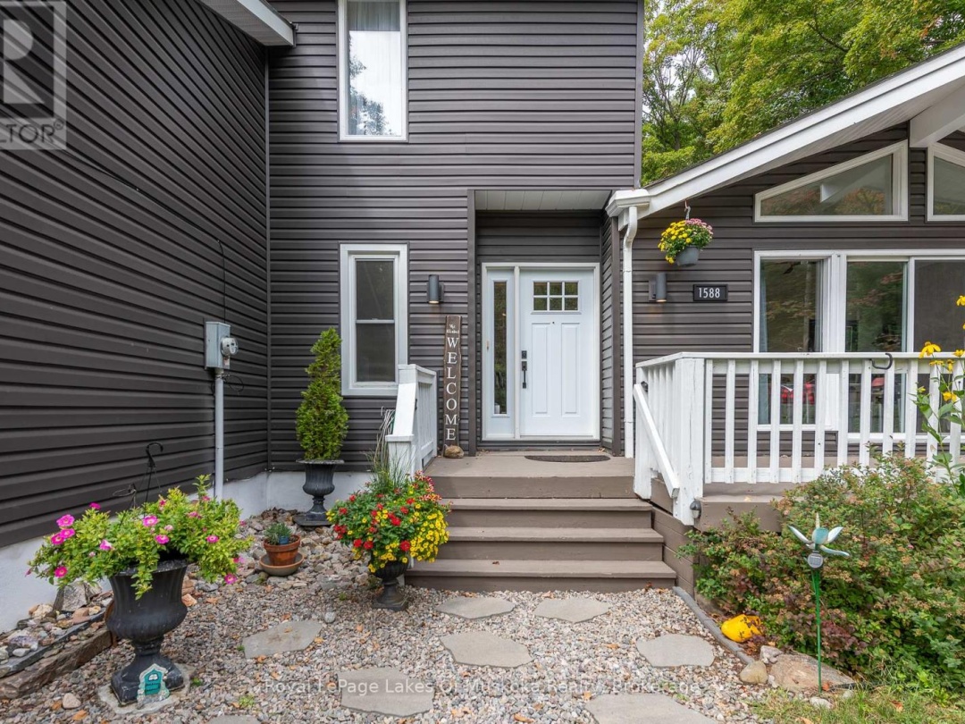 1588 SKYLINE DRIVE, Peninsula Lake