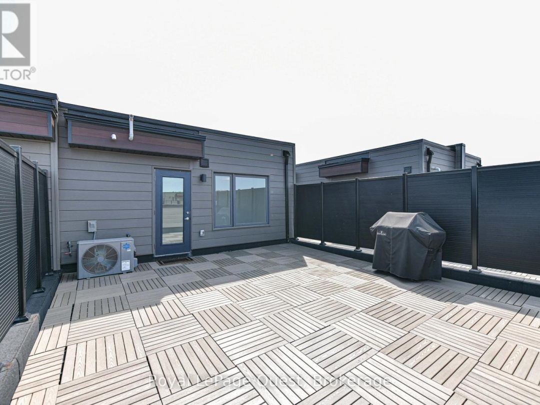 33 WYN WOOD LANE, 