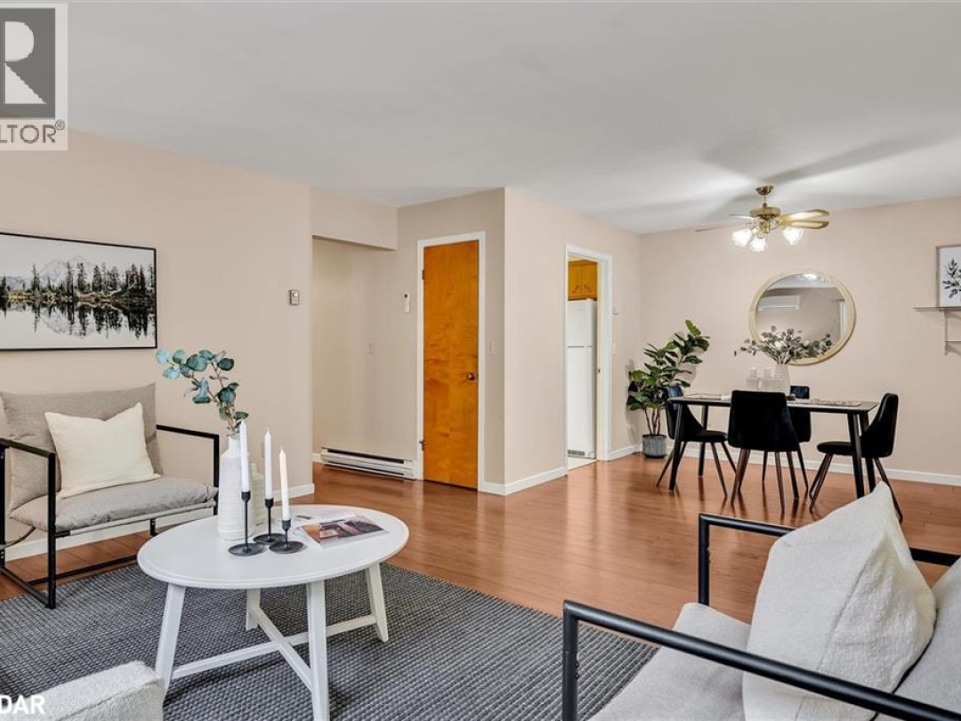 28 BOND Street E, 